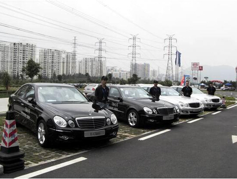 成都豪景租車彎道超車 逆襲成都租車市場